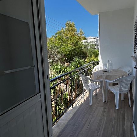 Stylish 3 Bedroom Apartment In كيرينيا المظهر الخارجي الصورة