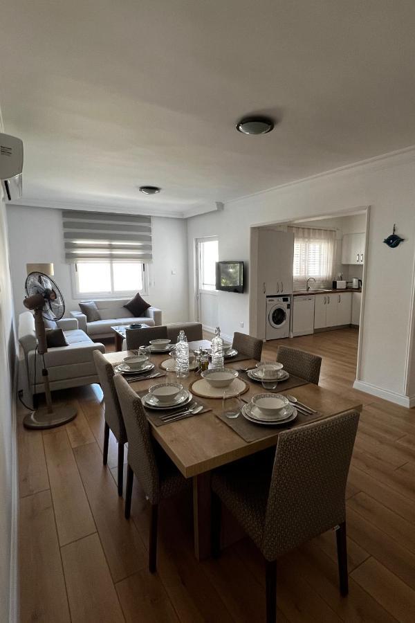 Stylish 3 Bedroom Apartment In كيرينيا المظهر الخارجي الصورة