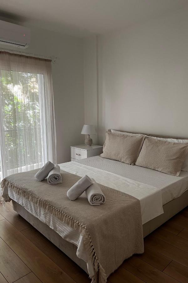Stylish 3 Bedroom Apartment In كيرينيا المظهر الخارجي الصورة