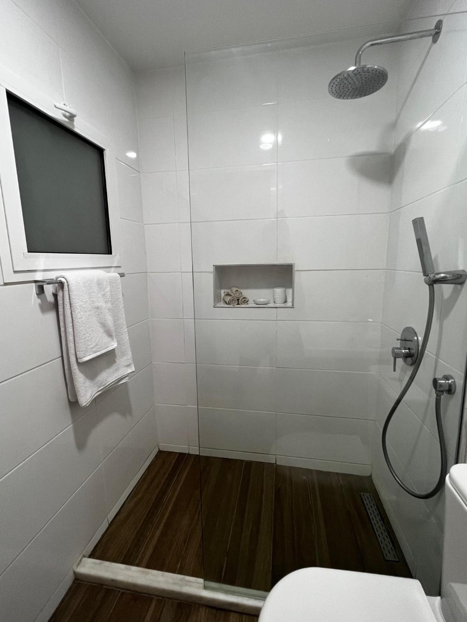 Stylish 3 Bedroom Apartment In كيرينيا المظهر الخارجي الصورة