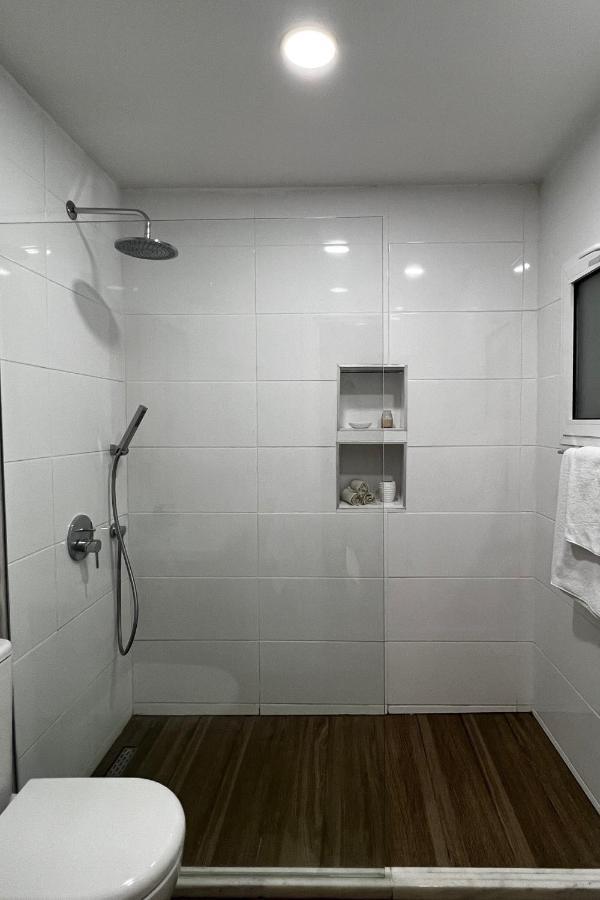 Stylish 3 Bedroom Apartment In كيرينيا المظهر الخارجي الصورة