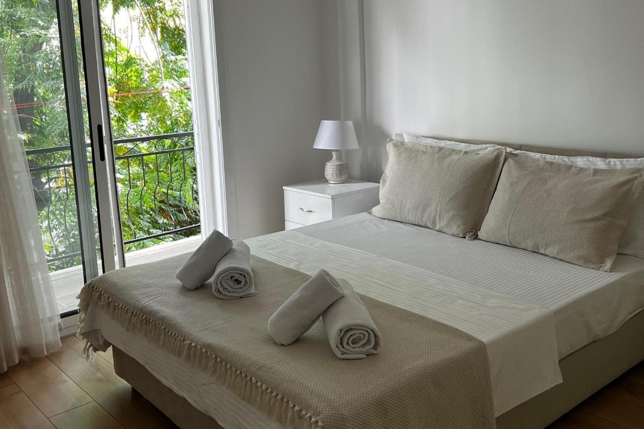 Stylish 3 Bedroom Apartment In كيرينيا المظهر الخارجي الصورة