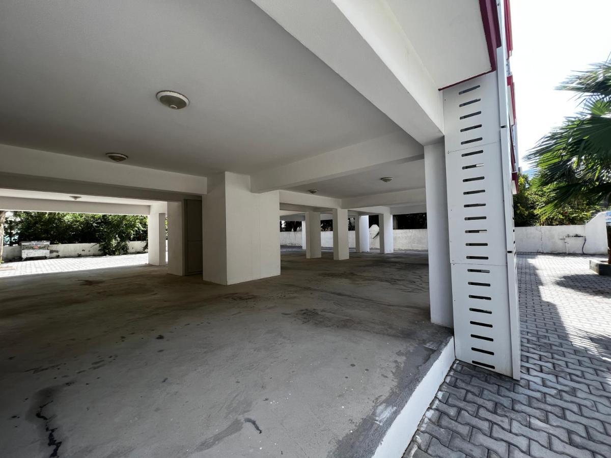 Stylish 3 Bedroom Apartment In كيرينيا المظهر الخارجي الصورة