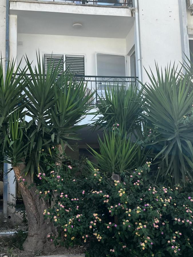 Stylish 3 Bedroom Apartment In كيرينيا المظهر الخارجي الصورة