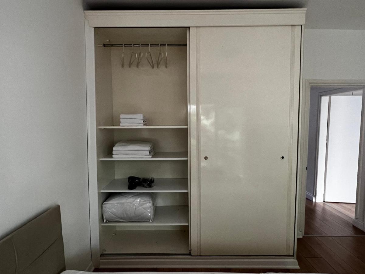 Stylish 3 Bedroom Apartment In كيرينيا المظهر الخارجي الصورة